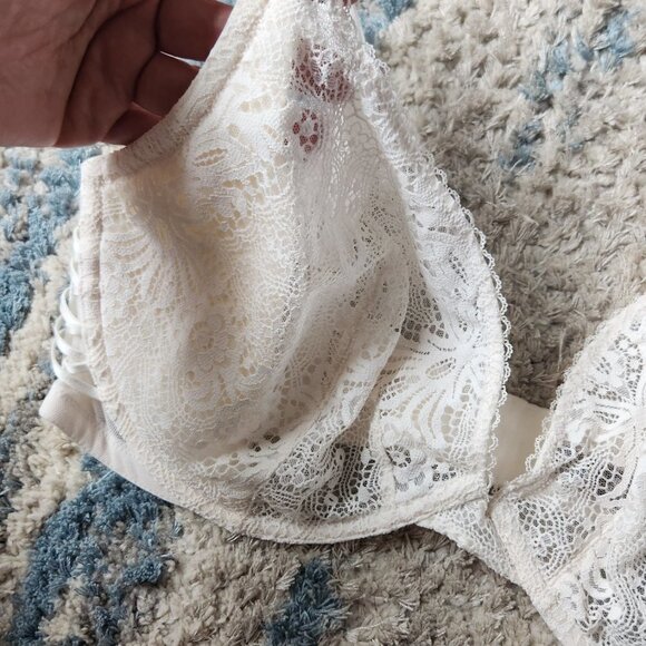 Victoria's Secret Cage Side White Lace Push Up Bra 38DD || EUC - Picture 4 of 13
